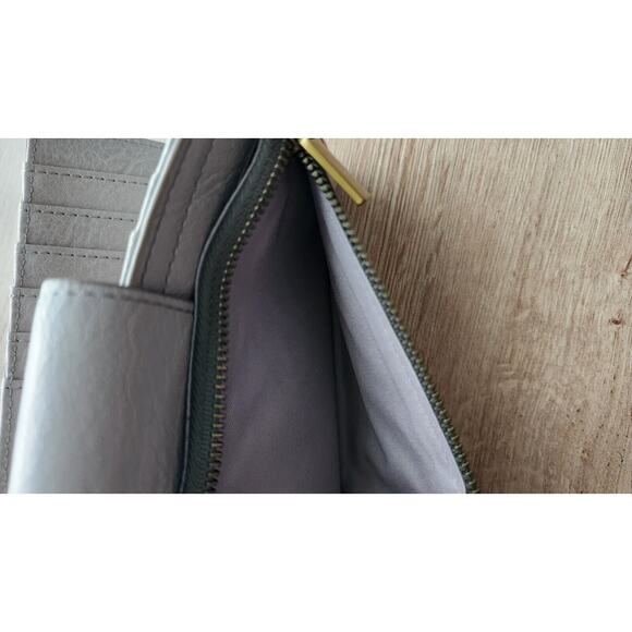 Fossil Gray Leather Wallet - Picture 9 of 13